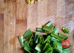 剁椒红烧带鱼的做法图解3