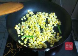 玉米炒香菇黄瓜的做法图解5