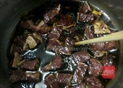 牛腩焖土豆的做法图解2
