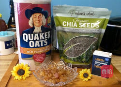 水煮奇亚籽水果燕麦片的做法图解1