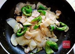土豆片尖椒炒肉的做法图解10