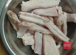 蒜苗焖鸭爪的做法图解3
