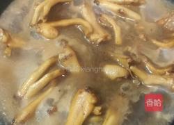 蒜苗焖鸭爪的做法图解7
