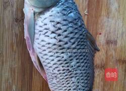 五香鲤鱼块的做法图解1