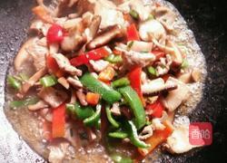 双椒香菇炒肉的做法图解8