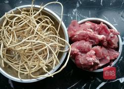 折耳根龙骨汤的做法图解1