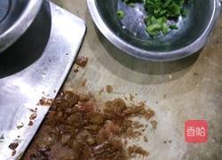 盐酸菜炒汤圆的做法图解1