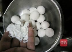 盐酸菜炒汤圆的做法图解2