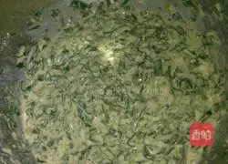 Illustration of how to make egg spinach cake 5