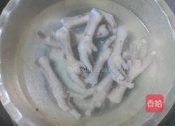 胡萝卜玉米鸡脚汤的做法图解6
