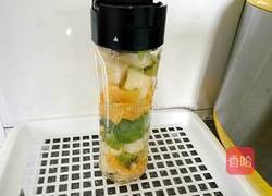 原汁原味水果饮的做法图解3