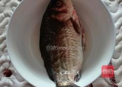 鲫鱼萝卜汤的做法图解2