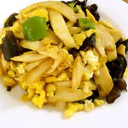 茭白木耳炒鸡蛋的做法[图]