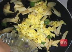 茭白木耳炒鸡蛋的做法图解7