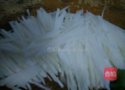 萝卜丝烧带鱼的做法图解2