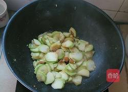 西葫芦炒海米的做法图解5