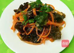 红萝卜炒木耳的做法图解8