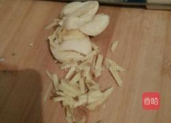 青椒炒猪鼻的做法图解3