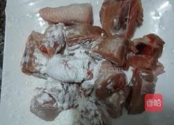 红绿焖鸡腿的做法图解1