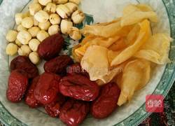 红枣炖鱼胶的做法图解1