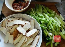 芹菜香干肉丝的做法图解1