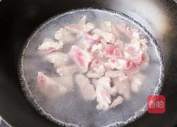 羊肉炖白菜粉条的做法图解2