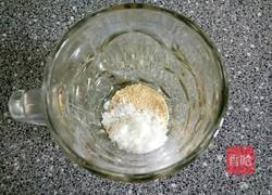 豆沙卷花朵面包的做法图解2