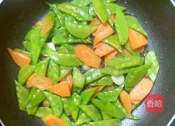 荷兰豆炒胡萝卜的做法图解4
