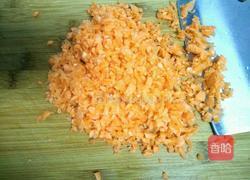 胡萝卜鲜肉饺子的做法图解3