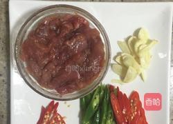 黑木耳炒肉片的做法图解2