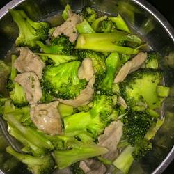 西兰花炒肉片的做法[图]