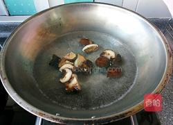 香菇炒白菜的做法图解4