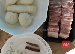 红烧排骨芋头的做法图解1