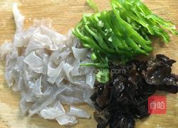 青椒木耳炒粉皮的做法图解4
