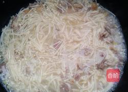 金针菇肉汤的做法图解6