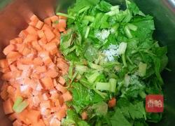 花生米拌芹菜胡萝卜的做法图解3