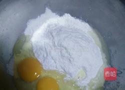 鸡蛋芝麻饼的做法图解1