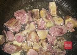 青笋胡萝卜炖腊鸭腿的做法图解5