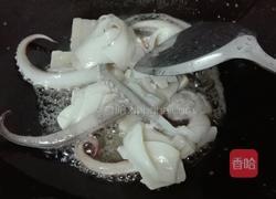 三蔬炒鱿鱼的做法图解2