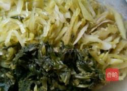 酸菜肉丝的做法图解2