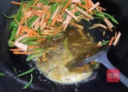 咖喱炒乌冬面的做法图解5