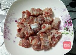 莲藕烧排骨的做法图解1