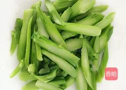 芥兰炒方鱼的做法图解1