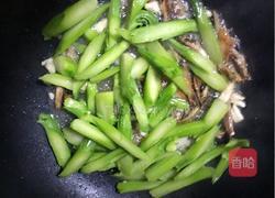 芥兰炒方鱼的做法图解5