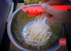 土豆饼子的做法图解2