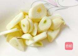 胡萝卜炒芋艿的做法图解3