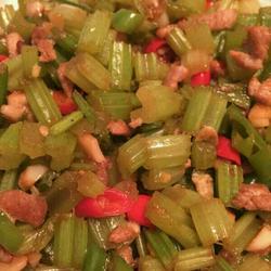 芹菜炒肉的做法[图]