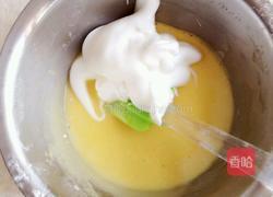 春意蛋糕的做法图解3