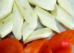 红萝卜山药排骨汤的做法图解1