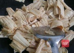 蠔油焖腐竹的做法图解4